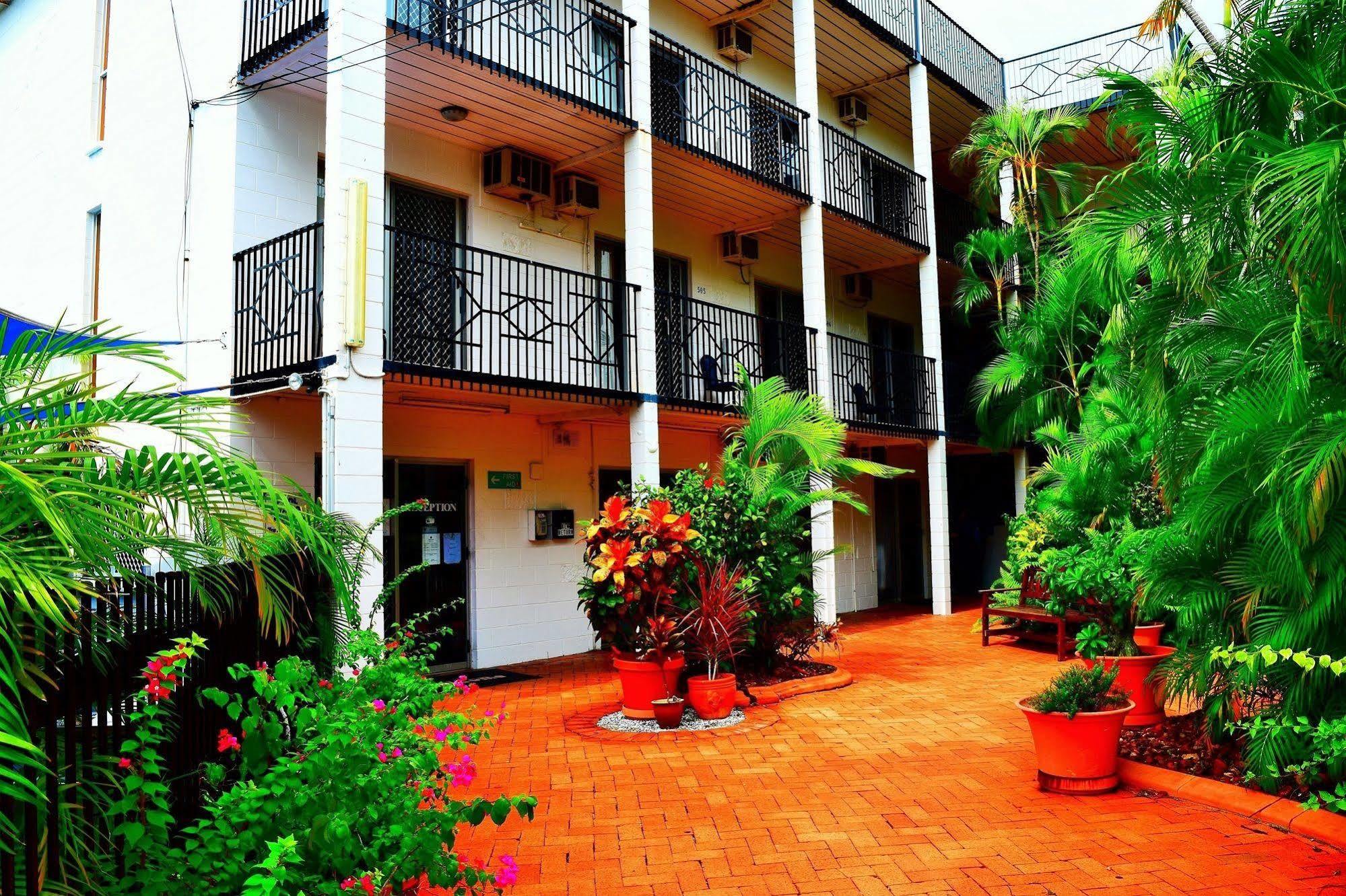 Coconut Grove Holiday Apartments Даруин Екстериор снимка