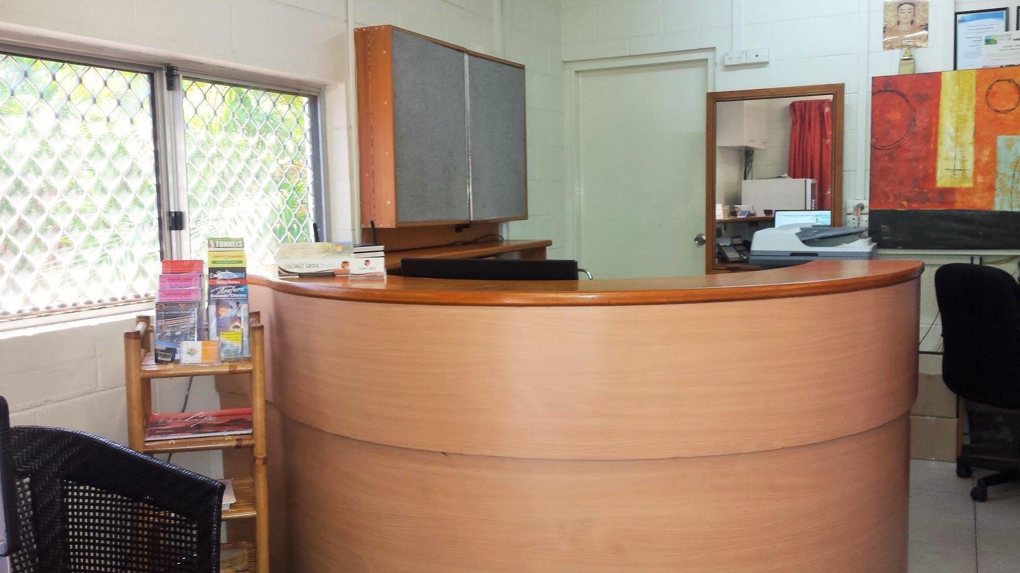 Coconut Grove Holiday Apartments Даруин Екстериор снимка